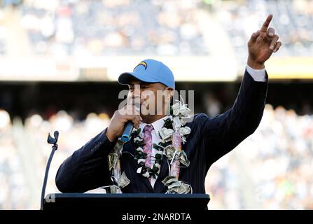 Linebacker Junior Seau #55 of the San Diego Chargers in action.Circa the  1990's. (Icon Sportswire via AP Images Stock Photo - Alamy