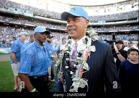 Junior Seau of the San Diego Chargers Stock Photo - Alamy