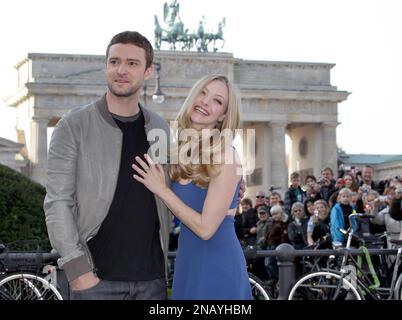 Justin Timberlake et Amanda Seyfried à un photocall pour promouvoir le film  'In Time' à l'extérieur de l'hôtel Adlon. Berlin Allemagne Photo Stock -  Alamy