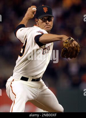 Takeover] Javier Lopez takes the mound in the rain, 2012 NLCS : r/baseball