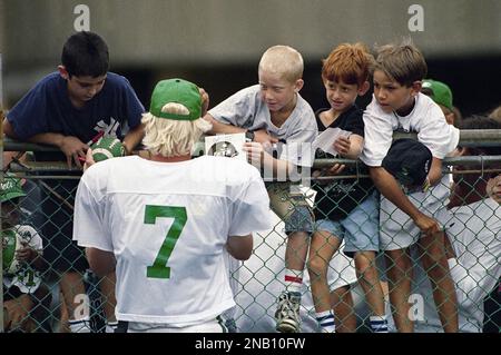 Quarterback Boomer Esiason #7 of the New York Jets during pre-game  warm-ups.Circa the 1990's. (Icon Sportswire via AP Images Stock Photo -  Alamy