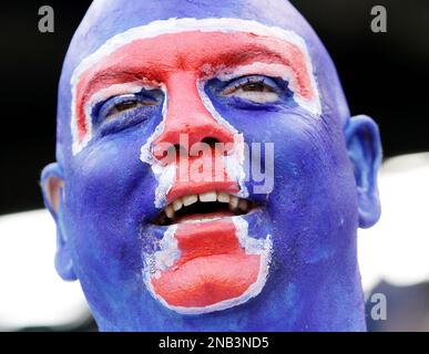 San Francisco Giants and fans celebrate after winning baseball's World  Series against the Texas Rangers 3-1 Monday, Nov. 1, 2010, in Arlington,  Texas. (AP Photo/Eric Gay Stock Photo - Alamy