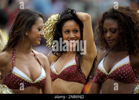 December 22, 2019: Redskin Cheerleader performs during a NFL football game  between the Washington Redskins and the New York Giants at FedEx Field in  Landover, MD. Justin Cooper/(Photo by Justin Cooper/CSM/Sipa USA