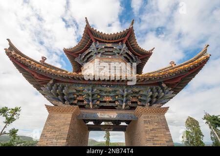 The historic Twin Dragon Bridge, with elaborate pavilions and 17 arches is a popular tourist destination near Jianshui in the Yunnan province of China Stock Photo