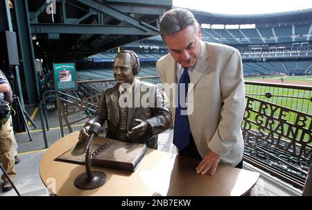 Tribute statue to longtime Mariners' broadcaster Dave Niehaus.