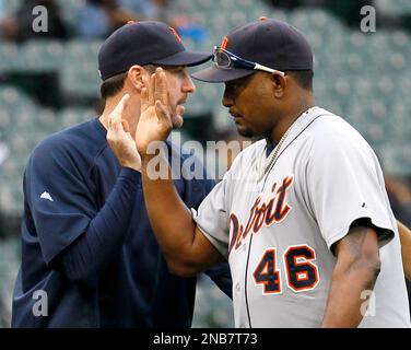 Detroit Tigers starter Justin Verlander pitches against the New York  Yankees in the first inning of a baseball game Thursday, June 1, 2006, in  Detroit. (AP Photo/Duane Burleson Stock Photo - Alamy