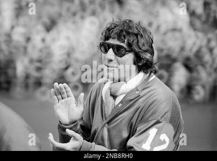 Joe Namath of the New York Jets, #12 in green shirt, during game against  the Houston Oilers, Nov. 1965. (AP Photo Stock Photo - Alamy