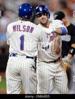 New York Mets Mookie Wilson batting at the spring training