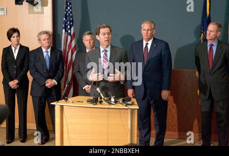 https://l450v.alamy.com/450v/2nbbxeh/gov-sam-brownback-of-kansas-speaks-at-a-news-conference-held-by-governors-from-missouri-river-states-in-omaha-neb-friday-aug-19-2011-following-their-meeting-to-discuss-how-they-can-work-together-to-avoid-future-flooding-from-left-lt-gov-kim-reynolds-of-iowa-gov-jack-dalrymple-of-n-dakota-gov-dave-heineman-of-nebraska-gov-sam-brownback-of-kansas-gov-jay-nixon-of-missouri-and-gov-dennis-daugaard-of-s-dakota-ap-photonati-harnik-2nbbxeh.jpg