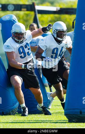 Detroit Lions defensive end Kyle Vanden Bosch 93 and defensive