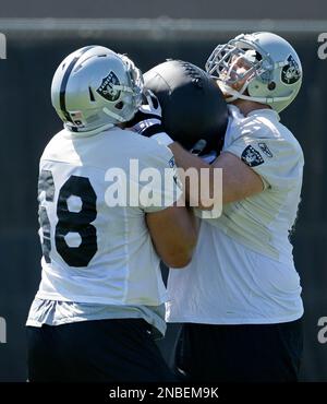 Raiders lineman Jared Veldheer waits on NFL lockout, opens local training  facility 