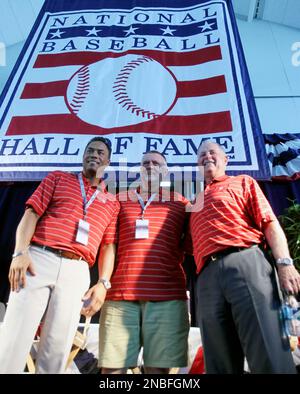 Alomar, Blyleven and Gillick are inducted into the Hall of Fame