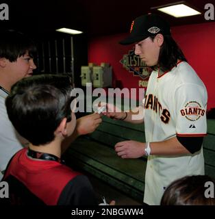 MLB San Francisco Giants Tim Lincecum Name & Number T-Shirt