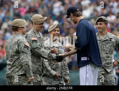 MLB, People Magazine to salute veterans, service members at All-Star Game >  446th Airlift Wing > News