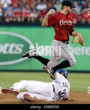 Photo: Rangers Josh Hamilton breaks his bat during game 2 of the World  Series in St. Louis - STL20111020404 