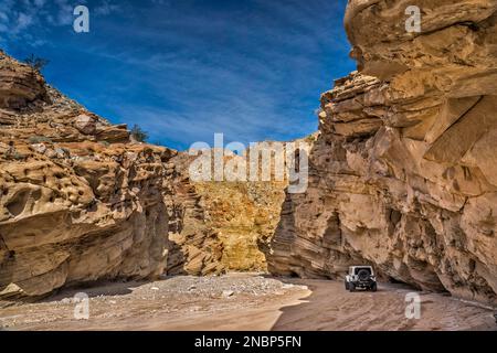 4WD vehicle in Split Mountain Gorge in Anza Borrego Desert State Park, Sonoran Desert, California, USA Stock Photo