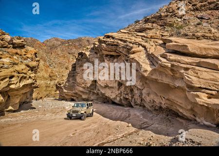 4WD vehicle in Split Mountain Gorge in Anza Borrego Desert State Park, Sonoran Desert, California, USA Stock Photo