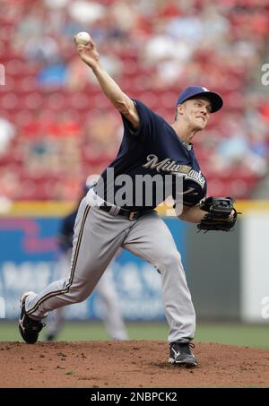 Photo: Milwaukee Brewers starting pitcher Zack Greinke throws a pitch at  Yankee Stadium in New York - NYP20110628102 