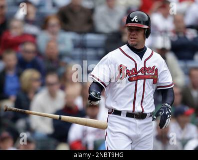 Braves stifle D'backs after honoring Chipper Jones