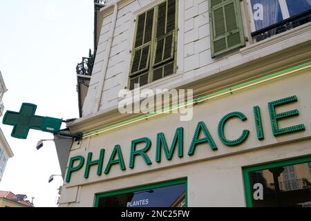 Bordeaux , Aquitaine France - 12 02 2023 : Vespa casco vintage italiano  marchio testo e logo segno per scooter neo-retro moderno prodotto da  Piaggio Foto stock - Alamy