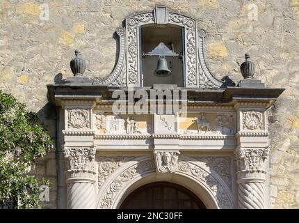 San Antonio, Texas, USA - February 2023: Front exterior view of the entrance to the gift shop on the historic site of the battle of the Alamo Stock Photo
