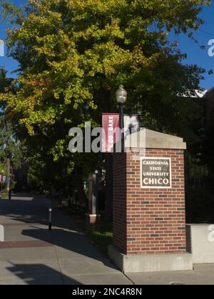 A vertical shot of the entrance sign for California State University, in Chico, northern California Stock Photo