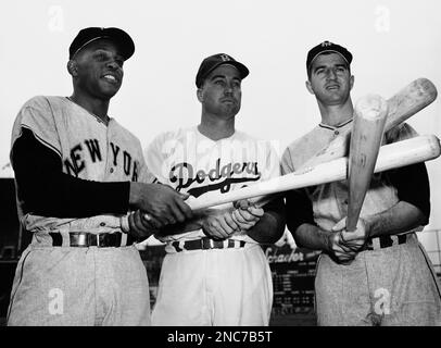 1956 at the Polo Grounds in New York: Willie Mays posing before a