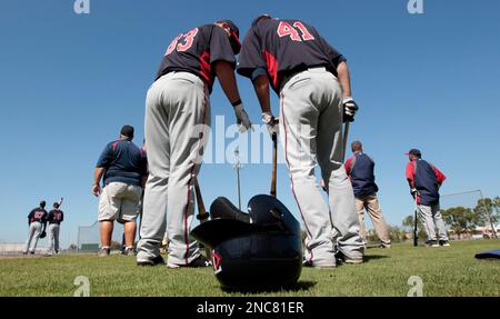 Full squad workout at Twins spring training