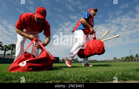 Shane Victorino injured in outfield collision with Raul Ibanez