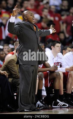 North Carolina State coach Sidney Lowe yells to his team during the ...