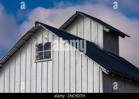 Amish barn topped with cupola in Mecosta County, Michigan, USA [No property release; editorial licensing only] Stock Photo
