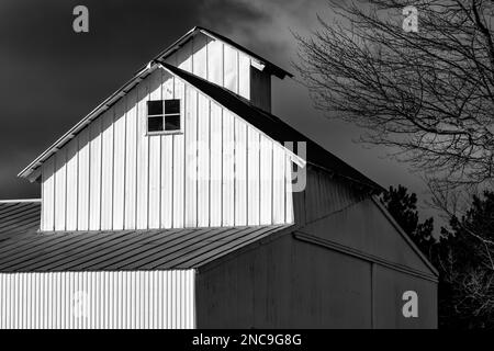 Amish barn topped with cupola in Mecosta County, Michigan, USA [No property release; editorial licensing only] Stock Photo