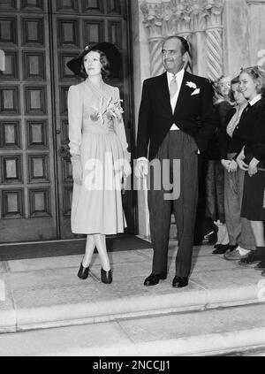 Actor Douglas Fairbanks, Jr. with wife Mary Lee Stock Photo - Alamy