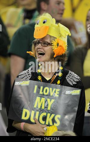 during the first half of the BCS National Championship NCAA college football  game Monday, Jan. 10, 2011, in Glendale, Ariz. (AP Photo/Matt York Stock  Photo - Alamy