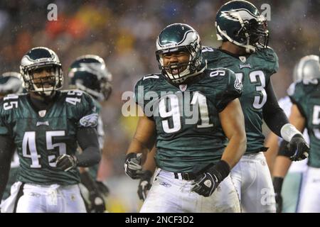 Philadelphia Eagles' Darryl Tapp (91) in the first half of an NFL football  game against the Dallas Cowboys, Sunday, Jan. 2, 2011, in Philadelphia. (AP  Photo/Michael Perez Stock Photo - Alamy