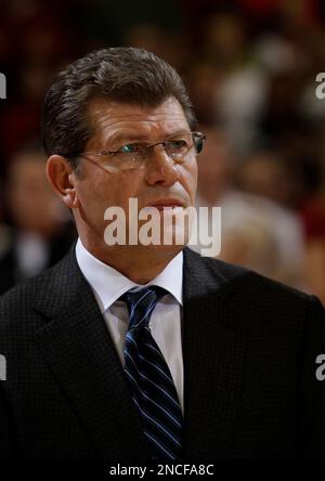 Connecticut head coach Geno Auriemma shouts during the first half of a ...