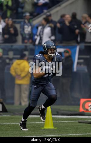 Seattle Seahawks Lofa Tatupu is introduced before an NFL football game  against the San Francisco 49ers, Sunday, Sept. 12, 2010, in Seattle. (AP  Photo/Ted S. Warren Stock Photo - Alamy