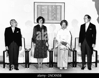 japans-emperor-hirohito-left- japans-emperor-hirohito-left-