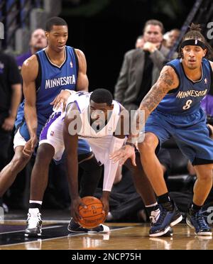 Dallas Mavericks' Vince Carter in the first half of an NBA basketball game  against the Minnesota Timberwolves Friday, Feb. 10, 2012, in Minneapolis.  (AP Photo/Jim Mone Stock Photo - Alamy