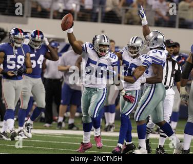 Dallas Cowboys linebacker DeMarcus Ware (94) at Cowboys training camp  Tuesday, July 27, 2010, in San Antonio. (AP Photo/Tony Gutierrez Stock  Photo - Alamy