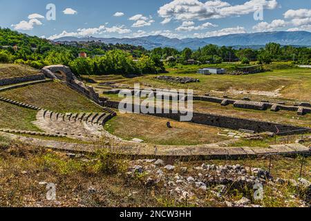 the archaeological site of Amiternum, an ancient Italic city founded by the Sabines, north of L'Aquila. San Vittorino, L'Aquila province, Abruzzo, Ita Stock Photo