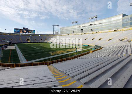 Oct. 17, 2010 - Green Bay, Wi, FL - Florida, USA - United States - 101710  (Allen Eyestone/The Palm Beach Post) GREEN BAY, WI.. Lambeau Field Miami  Dolphins at Green Bay Packers..Dolphins