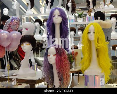 Discount mall clearance wigs