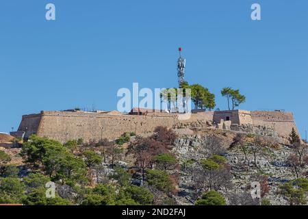 The Barone Fortress high above Sibenik seen from St. John's Fort Stock Photo