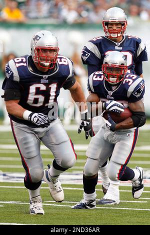 New England Patriots' Kevin Faulk (33) runs with the ball during the ...