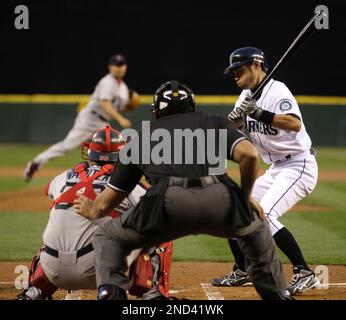 Ichiro Suzuki held hitless in exhibition but strikes out 14