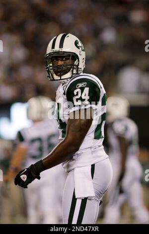 Darrelle Revis #24 of the New York Jets defends Stock Photo - Alamy