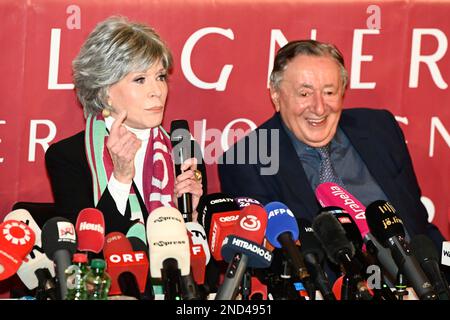 Vienna, Austria. 15th February 2023. Press conference with Richard Lugner (R) and his opera ball star guest 2023 Jane Fonda (L) in Lugner City in Vienna Stock Photo