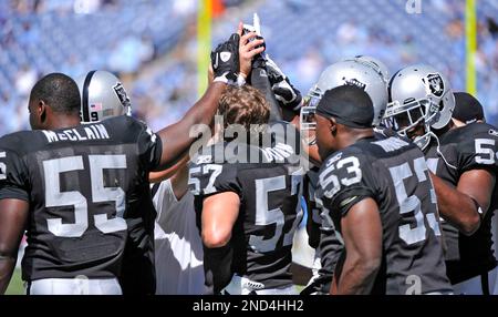 Tennessee Titans players huddle up during an NFL football game against the  Washington Commanders, Sunday, October 9, 2022 in Landover. (AP  Photo/Daniel Kucin Jr Stock Photo - Alamy