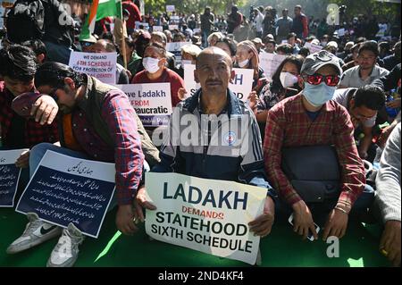 New Delhi, Delhi, India. 15th Feb, 2023. Protestors holds placards in a protest demanding statehood and other democratic rights for the Ladakh region in the Himalayas, in New Delhi. The Ladakh region was a part of the former state of Jammu and Kashmir, it was divided and made into a Union Territory in 2019 by the Indian Government. (Credit Image: © Kabir Jhangiani/ZUMA Press Wire) EDITORIAL USAGE ONLY! Not for Commercial USAGE! Stock Photo